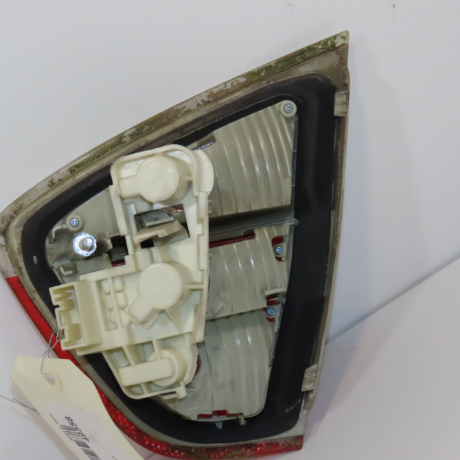Feu arrière interieur gauche occasion B.M.W. SERIE 3 V Phase 1 03-2005->09-2008 318D 122ch 63216937459 2