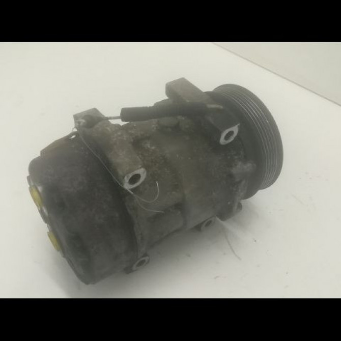 Compresseur air conditionne occasion RENAULT MEGANE I Phase 1 11-1995->03-1999 1.9 D 7700866828 2