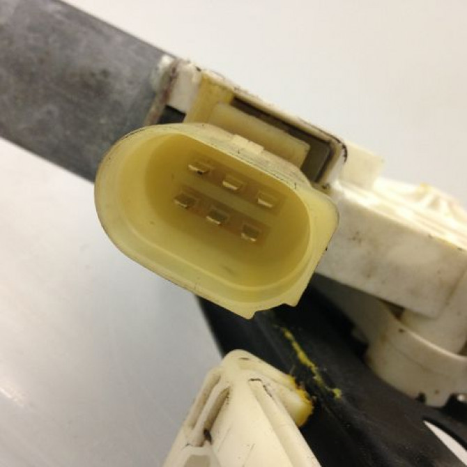 Mecanisme+moteur leve-glace avg occasion B.M.W. SERIE 3 V Phase 1 03-2005->09-2008 330Xd 231ch 51337140587 2