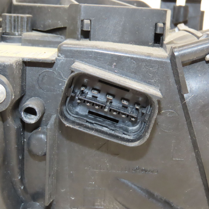 Phare gauche occasion B.M.W. SERIE 3 V 658941015 3