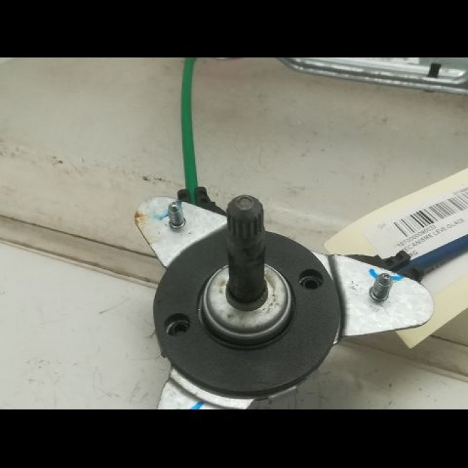 Mecanisme leve-glace arrière gauche occasion PEUGEOT 208 Phase 2 04-2015->... 1.2i 81ch 9673153980 2