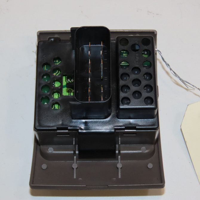 Commande lève-glace porte avant gauche occasion CHRYSLER PT CRUISER Phase 1 09-2000->12-2005 2.2 crd 120ch 2