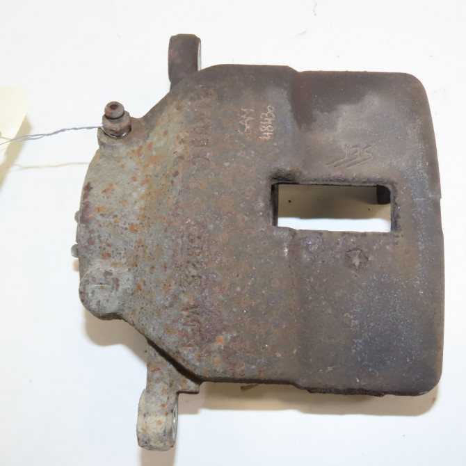 Etrier de frein avant gauche occasion CHRYSLER PT CRUISER Phase 1 09-2000->12-2005 2.2 crd 120ch 5017833AA 4