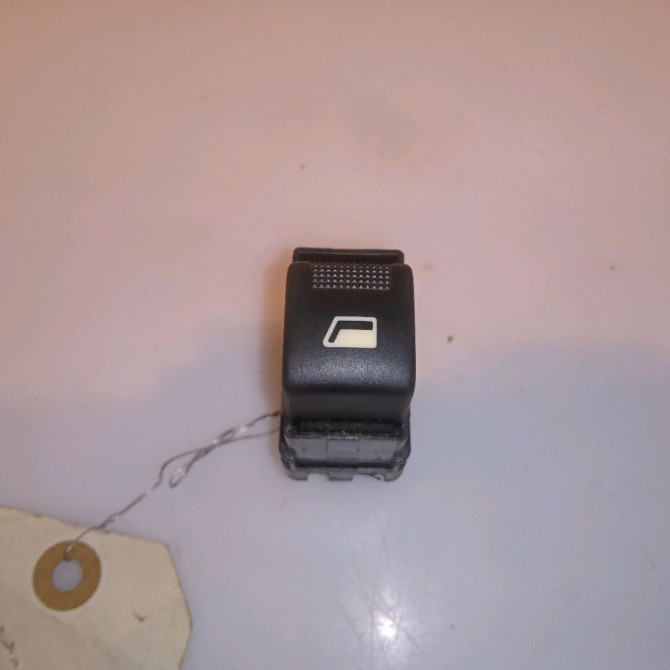 Commande lève-glace porte avant droite occasion CITROEN C3 I Phase 2 10-2005->12-2010 1.4 HDi 70ch 1