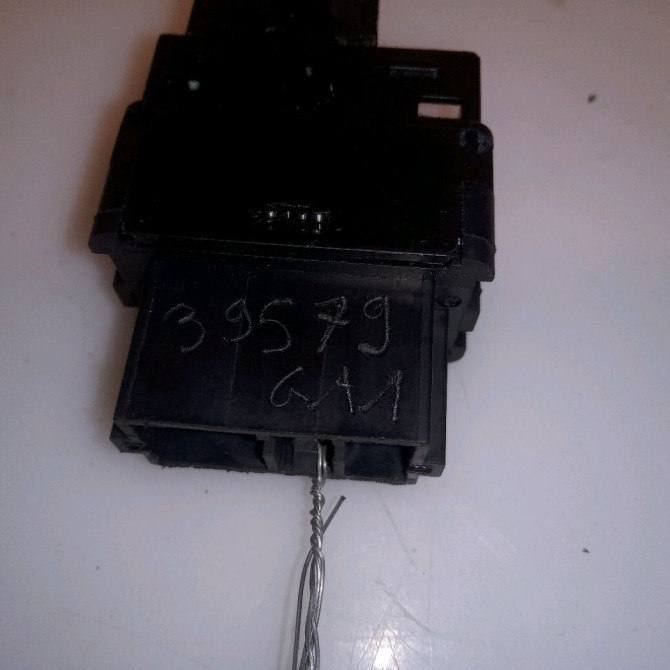 Commande lève-glace porte avant droite occasion CITROEN C3 I Phase 2 10-2005->12-2010 1.4 HDi 70ch 3