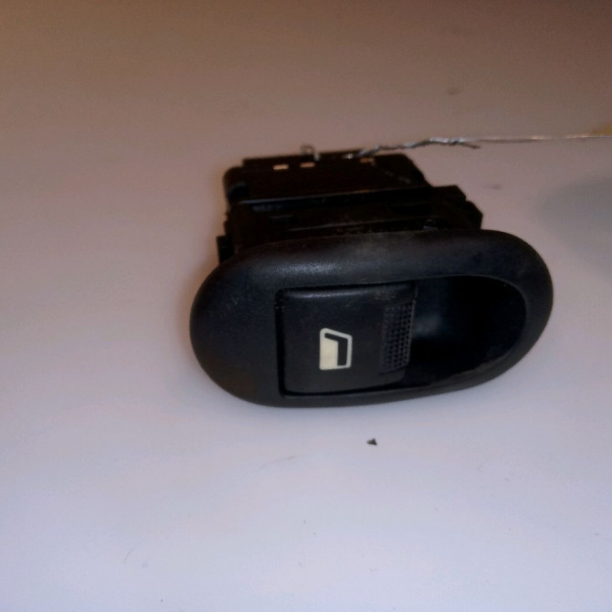 Commande lève-glace porte avant droite occasion CITROEN C3 I Phase 2 10-2005->12-2010 1.1i 60ch 1