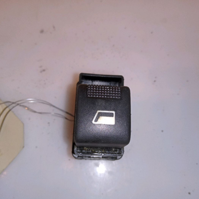 Commande lève-glace porte avant droite occasion CITROEN C3 I Phase 2 10-2005->12-2010 1.1i 60ch 1