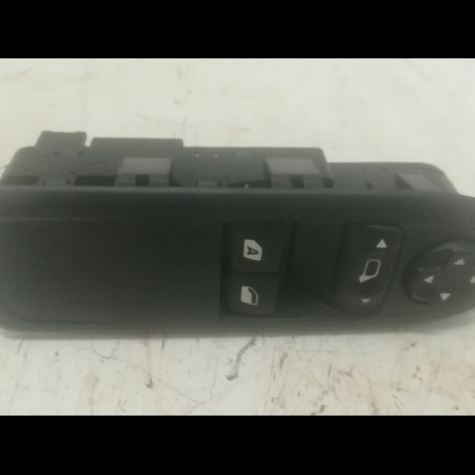 Commande lève-glace porte avant gauche occasion CITROEN C3 II Phase 2 03-2013->12-2016 1.2i VTI 82ch 98012283XT 1