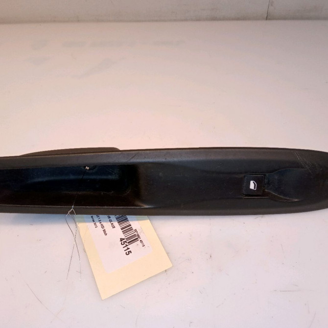 Commande lève-glace porte avant droite occasion CITROEN DS3 Phase 1 11-2009->03-2014 1.6 e-HDi 90ch 6490FE 1