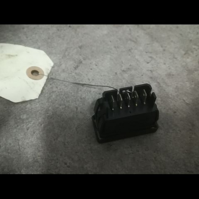 Commande lève-glace porte avant gauche occasion CITROEN SAXO Phase 2 09-1999->12-2004 1.4i 6552R4 2