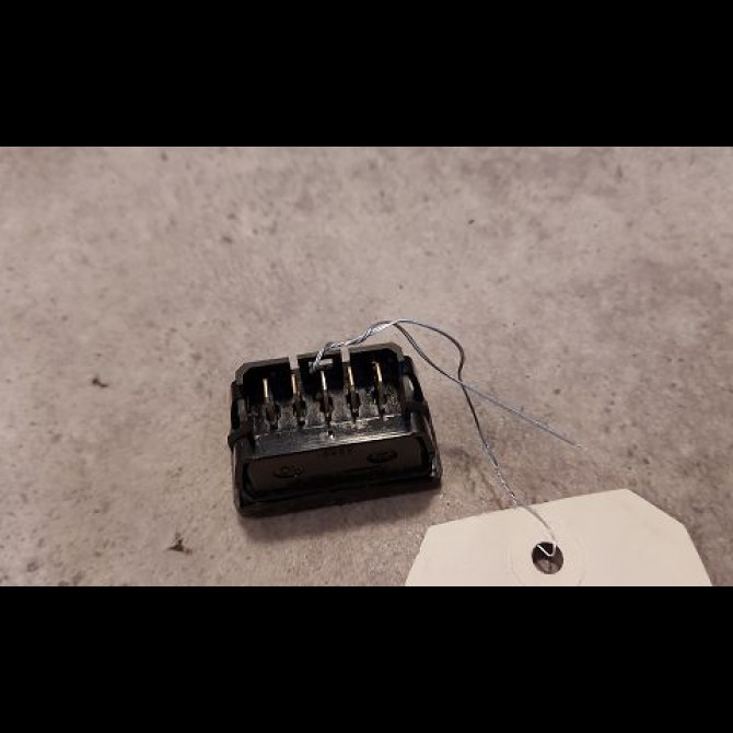 Commande lève-glace porte avant gauche occasion CITROEN SAXO Phase 2 09-1999->12-2004 1.1i 60ch 6552R4 2