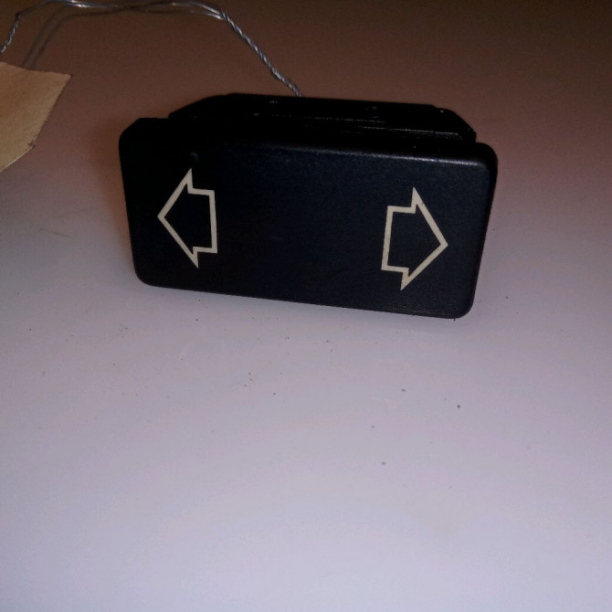 Commande lève-glace porte avant gauche occasion PEUGEOT 106 Phase 2 04-1996->09-2003 1.1i 60ch 6552R4 1