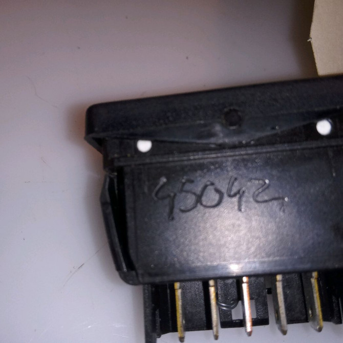 Commande lève-glace porte avant gauche occasion PEUGEOT 106 Phase 2 04-1996->09-2003 1.1i 60ch 6552R4 3