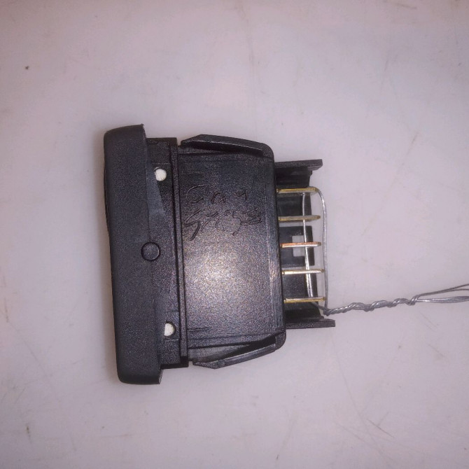 Commande lève-glace porte avant gauche occasion CITROEN SAXO 6552R4 3