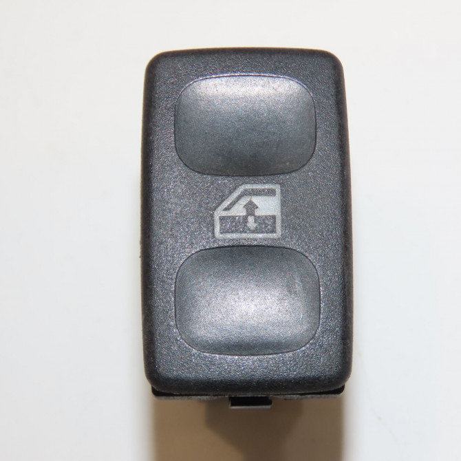 Commande lève-glace porte avant droite occasion VOLKSWAGEN POLO III Phase 1 10-1994->11-1999 1.4 1