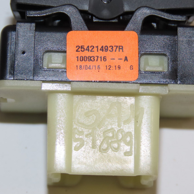 Commande lève-glace porte avant gauche occasion DACIA LOGAN II Phase 1 06-2013->... 0.9 TCE 90ch 3