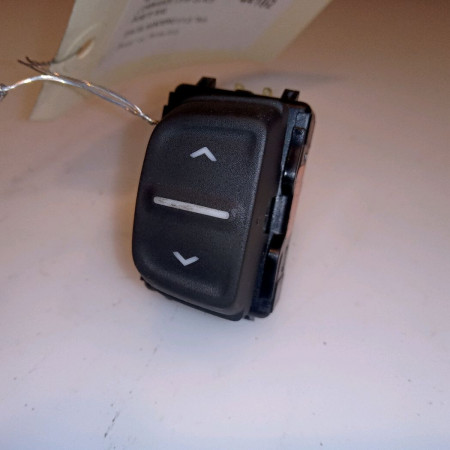 Commande lève-glace porte avant gauche occasion DACIA SANDERO II Phase 1 10-2012->... 1.2i 75ch