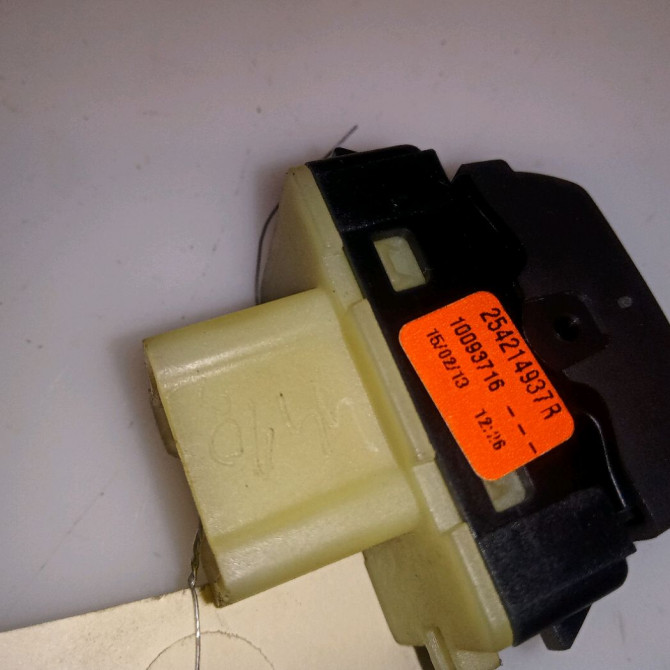 Commande lève-glace porte avant gauche occasion DACIA SANDERO II Phase 1 10-2012->... 1.2i 75ch 4