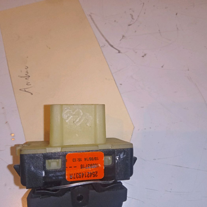 Commande lève-glace porte avant gauche occasion DACIA SANDERO II Phase 1 10-2012->... 0.9 TCE 90ch 3