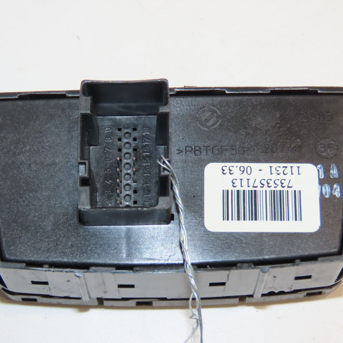 Bouton de warning occasion FIAT PANDA II Phase 1 09-2003->12-2012 1.3 JTD 16v 75ch 735357113 2