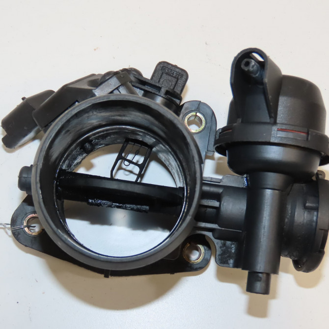 Debimetre air occasion FORD CMAX I Phase 1 09-2003->03-2007 2.0 TDCI 135ch 1303898 1