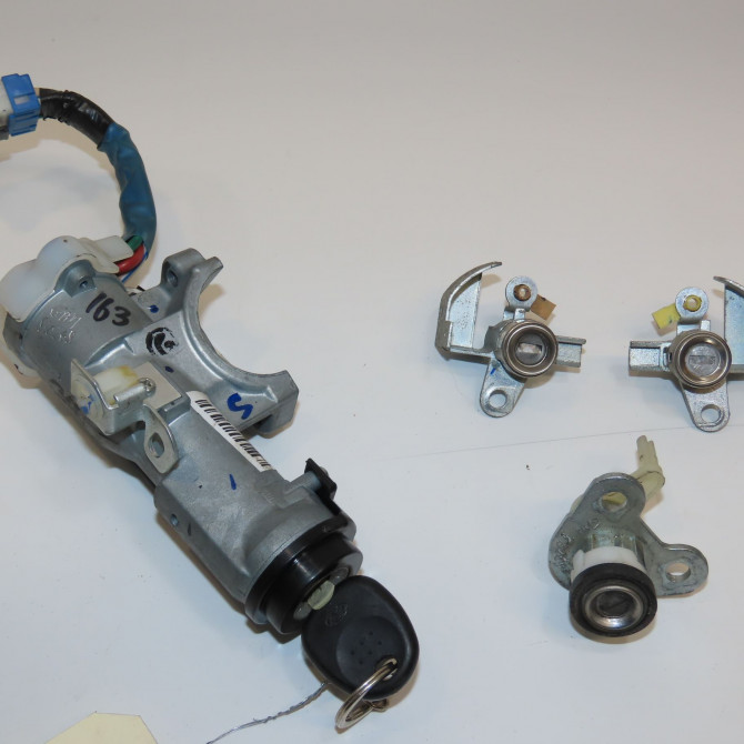 Kit serrures + antivol occasion  819050XB50 1