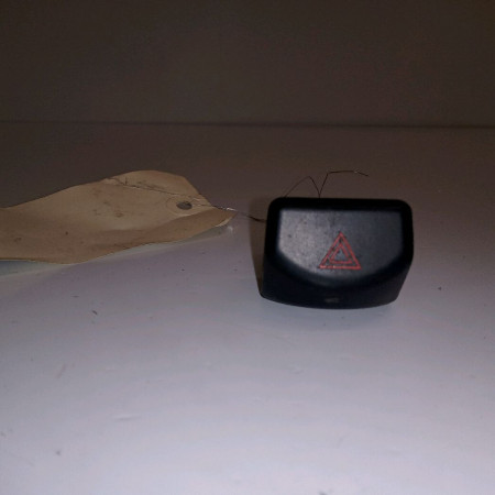 Bouton de warning occasion NISSAN MICRA III Phase 1 04-1995->04-1999 1.4i 88ch 25290BC60A