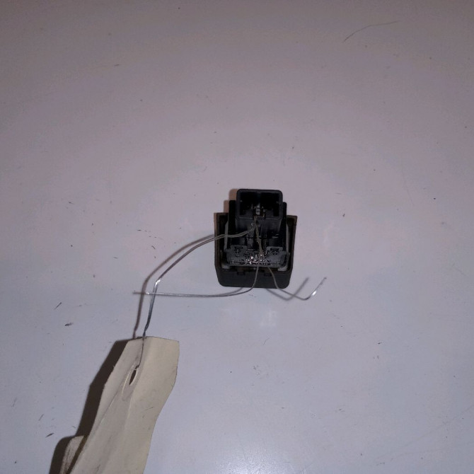 Bouton de warning occasion NISSAN MICRA III Phase 1 04-1995->04-1999 1.4i 88ch 25290BC60A 3