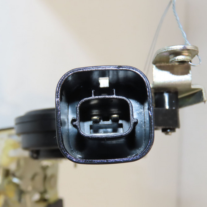 Serrure porte arg occasion NISSAN PIXO Phase 1 05-2009->... 1.0i 12v 68ch 825034A01A 3