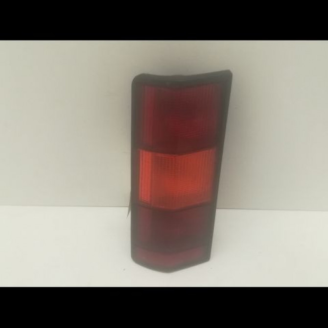 Feu arrière gauche occasion RENAULT EXPRESS Phase 1 11-1985->09-1994 1.1i 8v 45ch 7701031915 1