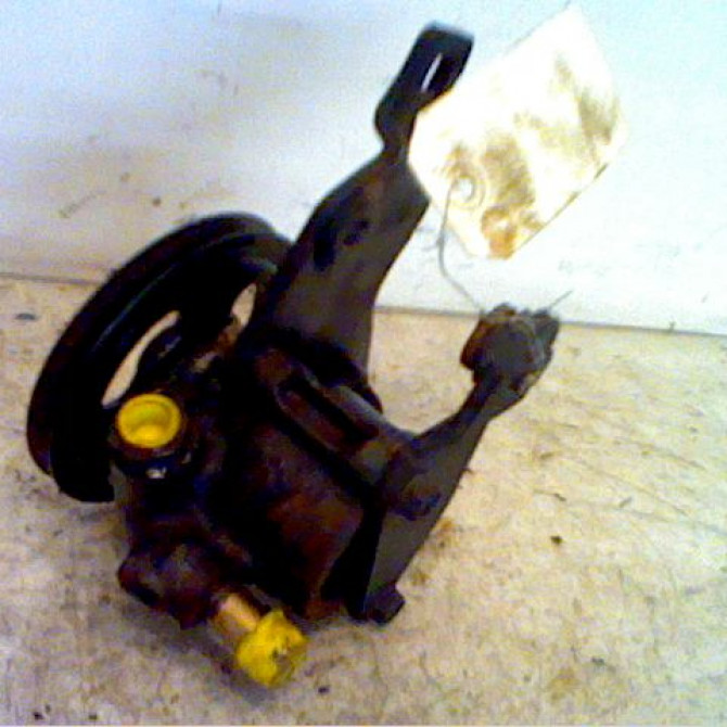 Pompe direction assistee occasion OPEL CORSA II Phase 1 03-1993->04-1997 1.5 D 90352753 2