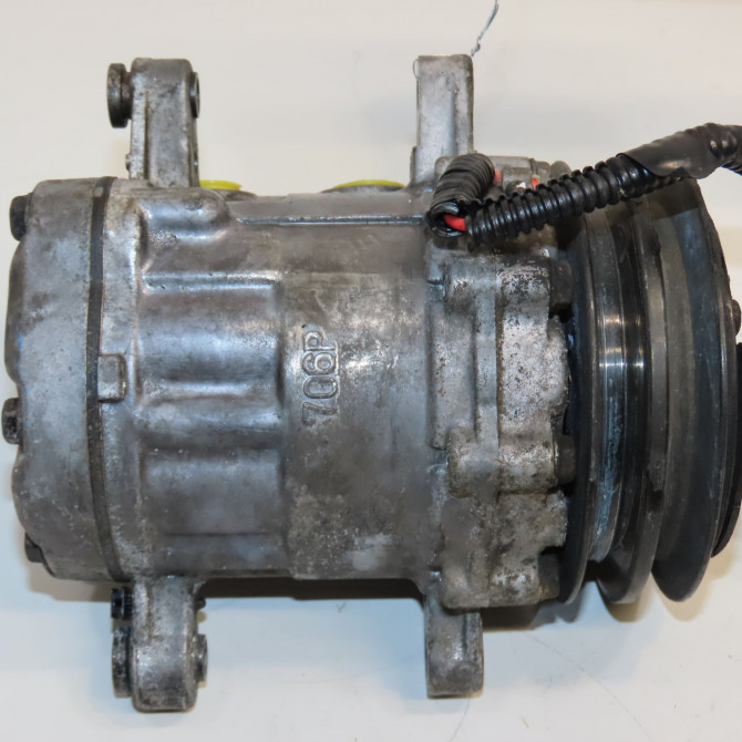 Compresseur air conditionne occasion OPEL CORSA II Phase 2 04-1997->10-2000 1.7 D 60ch 3