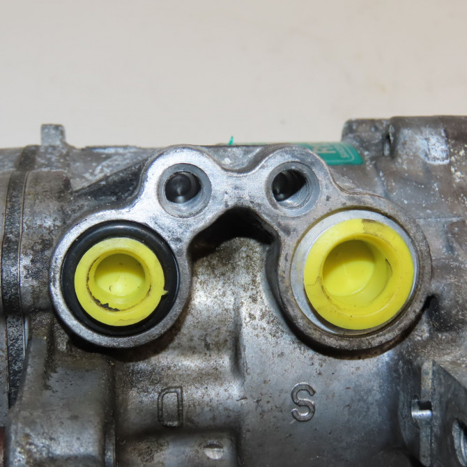 Compresseur air conditionne occasion OPEL CORSA II Phase 2 04-1997->10-2000 1.7 D 60ch 4