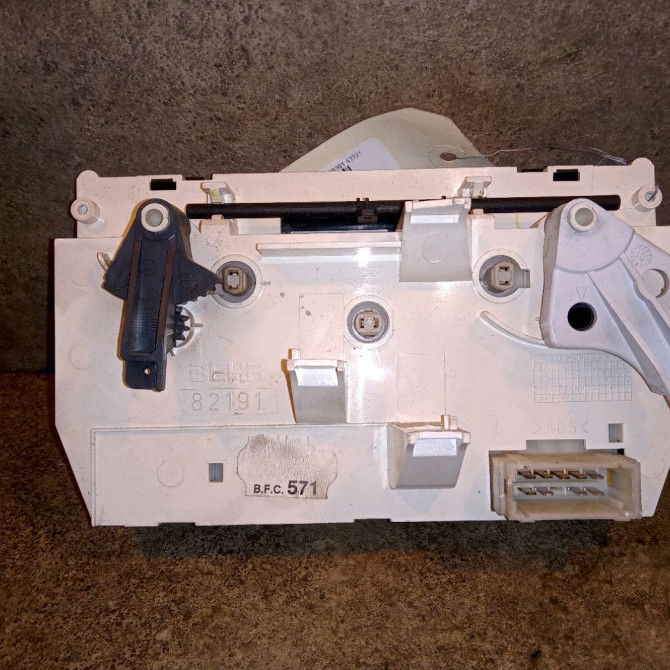 Commande de chauffage occasion PEUGEOT 206 Phase 1 09-1998->03-2009 1.9 D 2