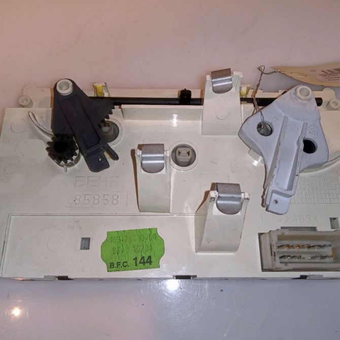 Commande de chauffage occasion PEUGEOT 206 Phase 1 09-1998->03-2009 1.4 HDI 70ch 2