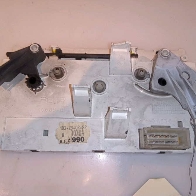 Commande de chauffage occasion PEUGEOT 206 Phase 1 09-1998->03-2009 1.9 D 2