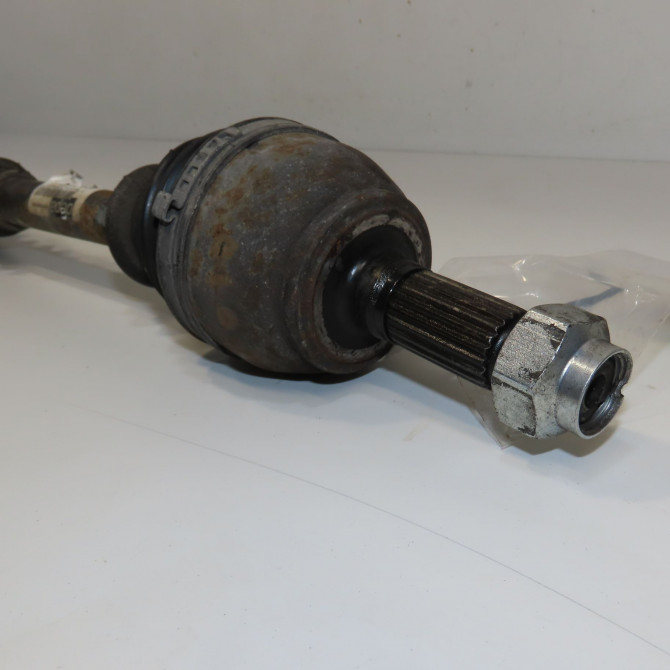 Transmission avant gauche occasion PEUGEOT 205 205 Phase 2 1987-07-01->1998-12-31 1.4i 75ch 3272R3 2