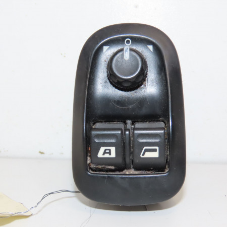 Commande lève-glace porte avant gauche occasion PEUGEOT 206 206 phase 1 SW 2002-06-01->2006-12-31 1.6 HDI 110ch