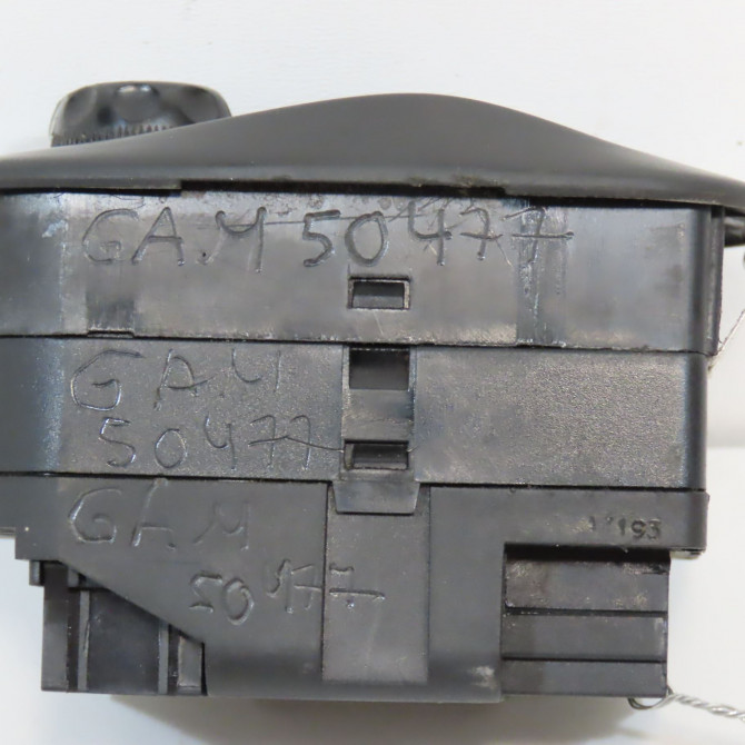 Commande lève-glace porte avant gauche occasion PEUGEOT 206 206 phase 1 SW 2002-06-01->2006-12-31 2.0 HDI 90ch 3