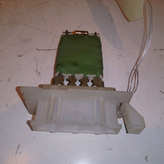 Resistance de chauffage occasion PEUGEOT 207 Phase 1 04-2006->06-2013 1.4 HDI 70ch 6436A9 1