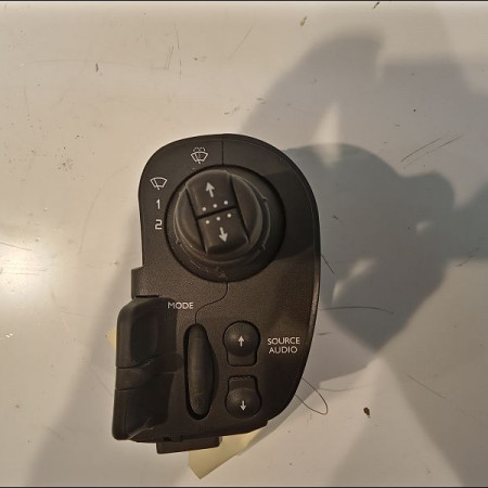 Commande essuie glace occasion RENAULT MODUS Phase 1 09-2004->12-2007 1.4i 16v 7701060097