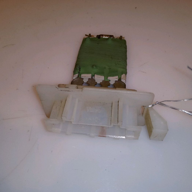 Resistance de chauffage occasion PEUGEOT 207 Phase 1 04-2006->06-2013 1.4i 75ch 6441V8 1