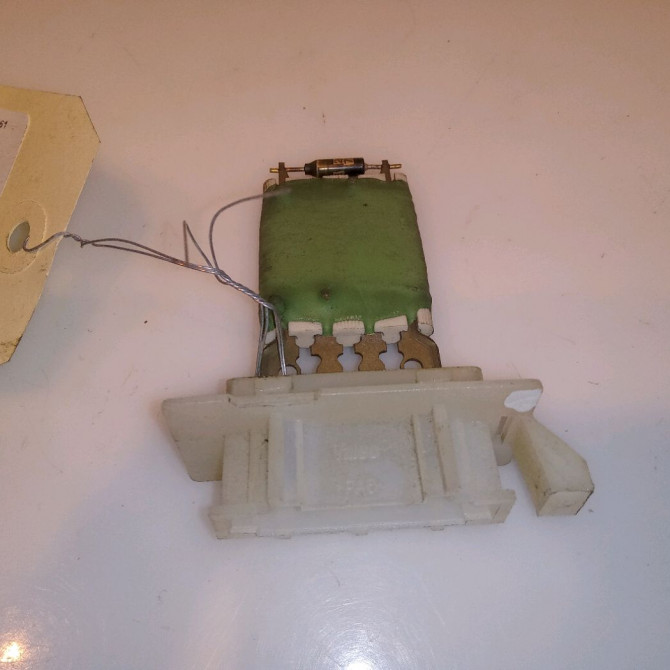 Resistance de chauffage occasion PEUGEOT 207 Phase 1 04-2006->06-2013 1.4 VTI 16v 95ch 6441V8 1