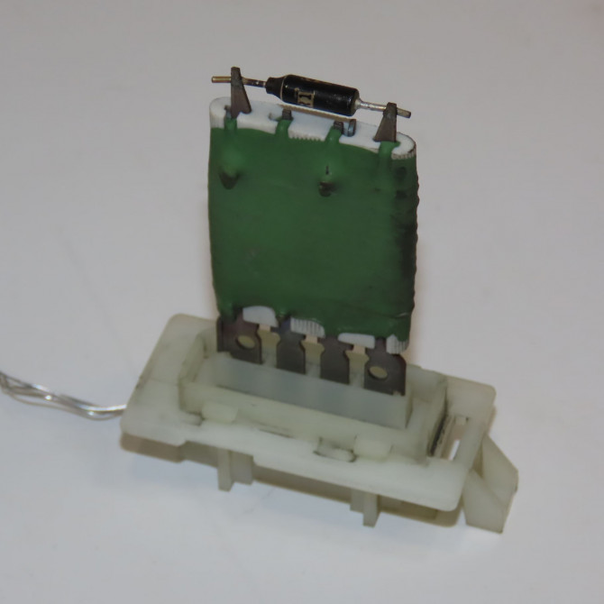 Resistance de chauffage occasion PEUGEOT 207 Phase 1 04-2006->06-2013 1.4 HDI 70ch 1