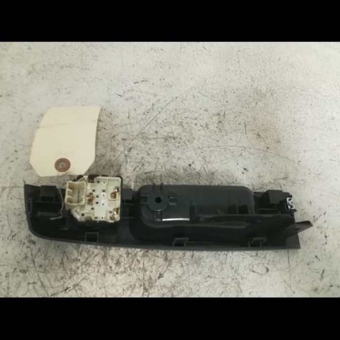 Commande lève-glace porte avant gauche occasion CHEVROLET SPARK Phase 1 01-2010->09-2012 1.0i 16v 68ch 96942498 2