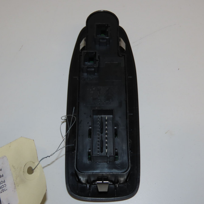 Commande lève-glace porte avant gauche occasion PEUGEOT 208 Phase 2 04-2015->... 1.6 BLUE HDI 100ch 98242539ZD 2