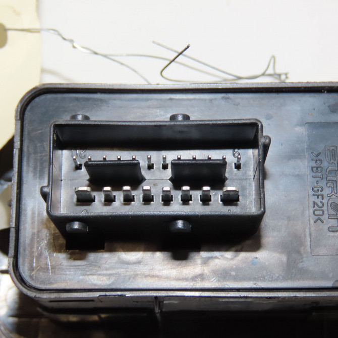 Commande lève-glace porte avant gauche occasion PEUGEOT 208 Phase 2 04-2015->... 1.6 BLUE HDI 100ch 98242539ZD 3