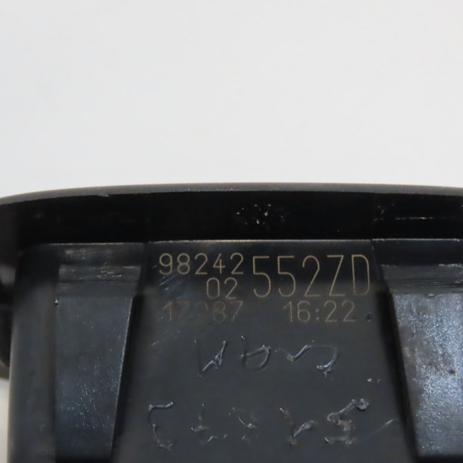 Commande leve-glace porte arrière gauche occasion PEUGEOT 208 Phase 2 04-2015->... 1.6 BLUE HDI 100ch 98242552ZD 3