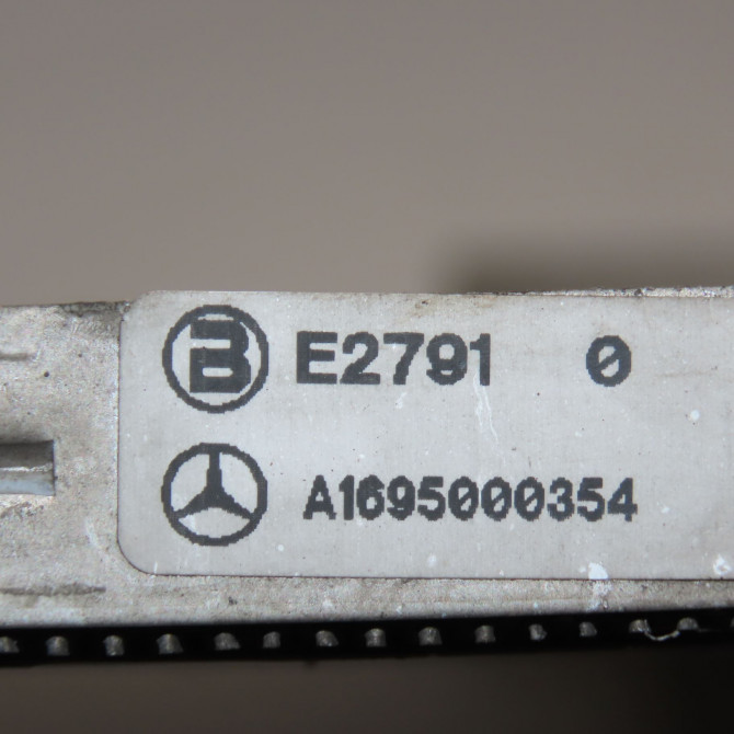 Condenseur clim occasion MERCEDES CLASSE B I Phase 1 06-2005->04-2008 B 180 CDI 1695001254 4