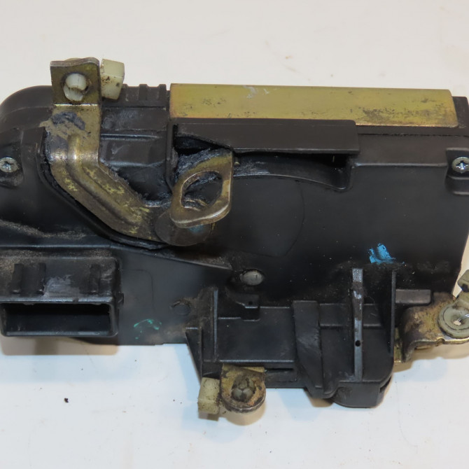 Serrure porte avg occasion PEUGEOT 306 Phase 1 09-1994->03-1997 1.9 D 9135H2 3